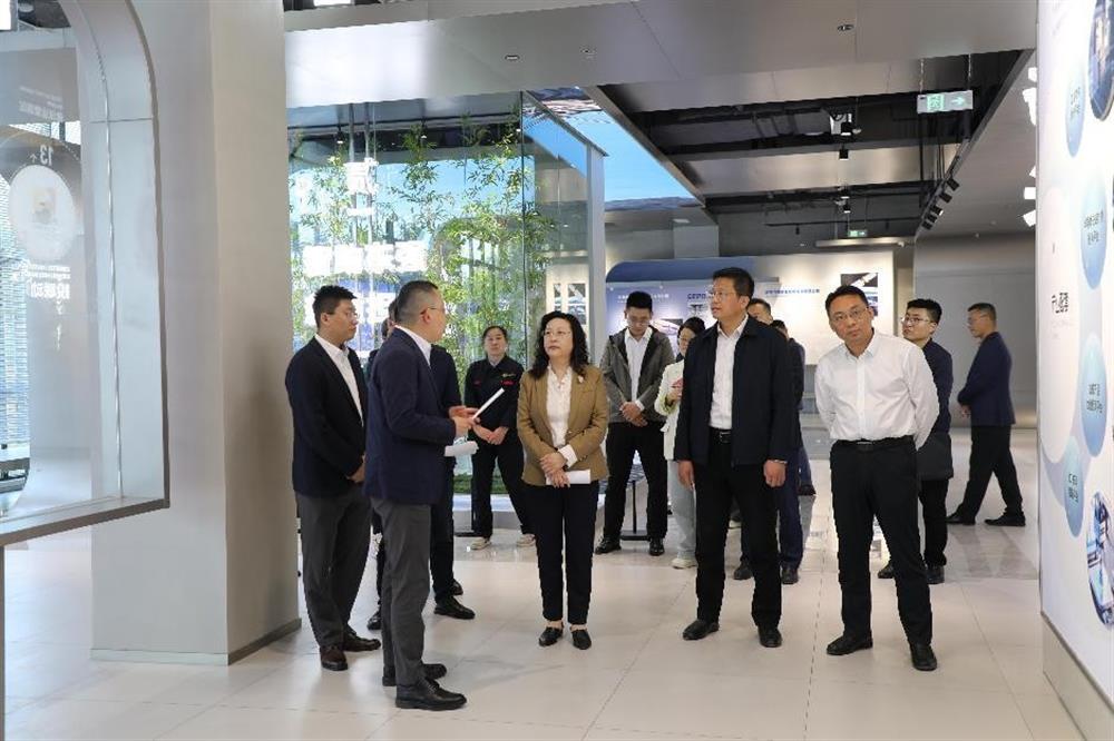 產(chǎn)發(fā)集團(tuán)黨委書(shū)記、董事長(zhǎng)黃蓓帶隊(duì)調(diào)研 先進(jìn)裝備智造港項(xiàng)目