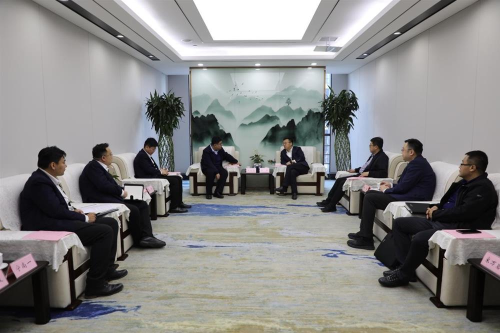深化銀企合作！ 威海銀行濟(jì)南分行一行到產(chǎn)發(fā)集團(tuán)洽談合作